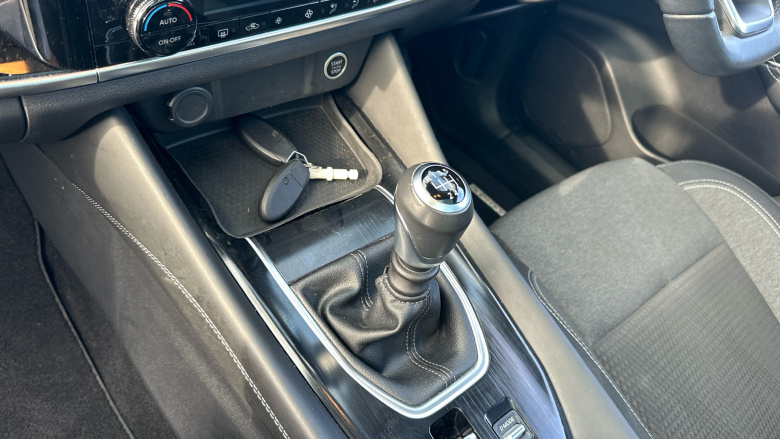 Nissan Qashqai 1.3 DiG-T MH N-Connecta 5dr Petrol Hatchback